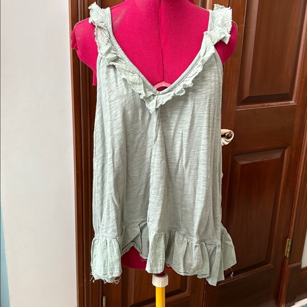 American Eagle  tank top  V neck front&back  cotton poly  sage green size M NWOT